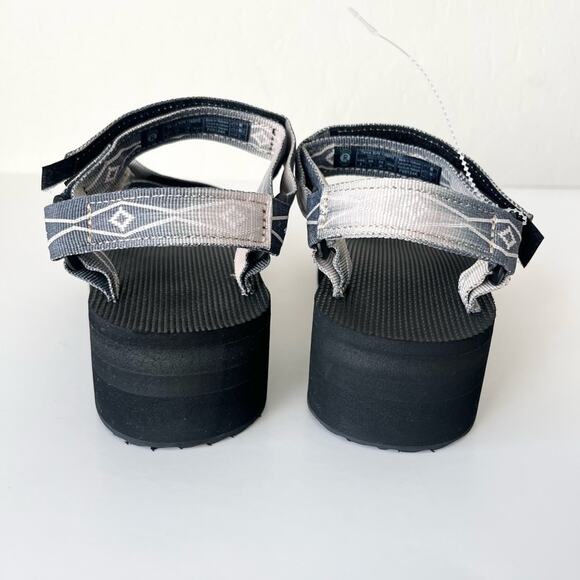 Teva platform sandals black grey pattern 9 NWOT - Picture 8 of 14